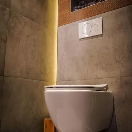 Logement Prive Avec Jacuzzi Haut De Gamme ! Pres De L'Aeroport De Charleroi Exterior foto