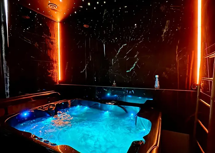 Logement Prive Avec Jacuzzi Haut De Gamme ! Pres De L\'Aeroport De Charleroi