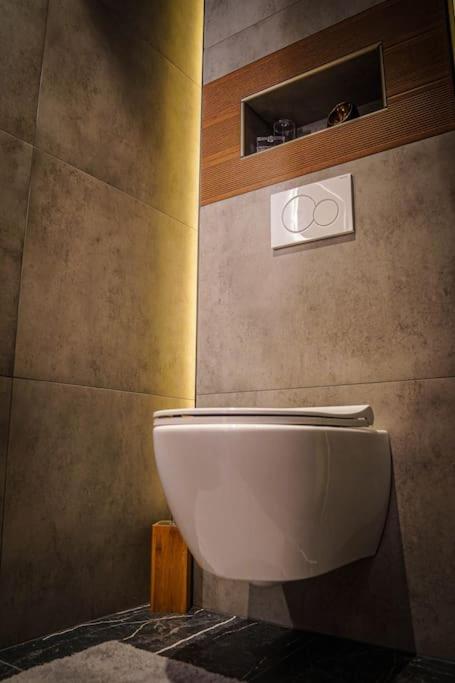 Ferienhaus Prive Avec Jacuzzi De Gamme ! Pres De L'aeroport De