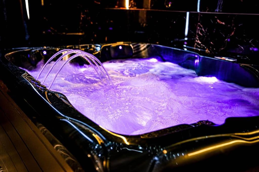 Ferienhaus Prive Avec Jacuzzi De Gamme ! Pres De L'aeroport De Charleroi